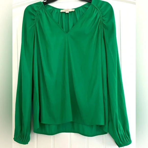 Loft Emerald Glow Shirred Raglan Long Sleeve V-neck Blouse - Picture 4 of 14